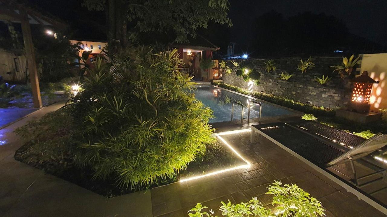 Villa Rosseno - Evelyn Private Pool And Garden Yogyakarta Luaran gambar